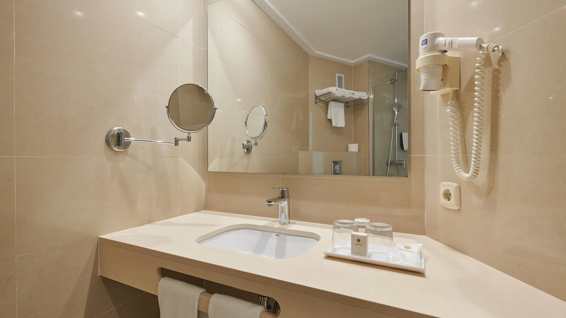 Hotel Sabina And Suites Cala Millor  Cala Millor (Mallorca)